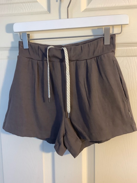 Vuori Pants - Vuori Pull-on Shorts Size XS
